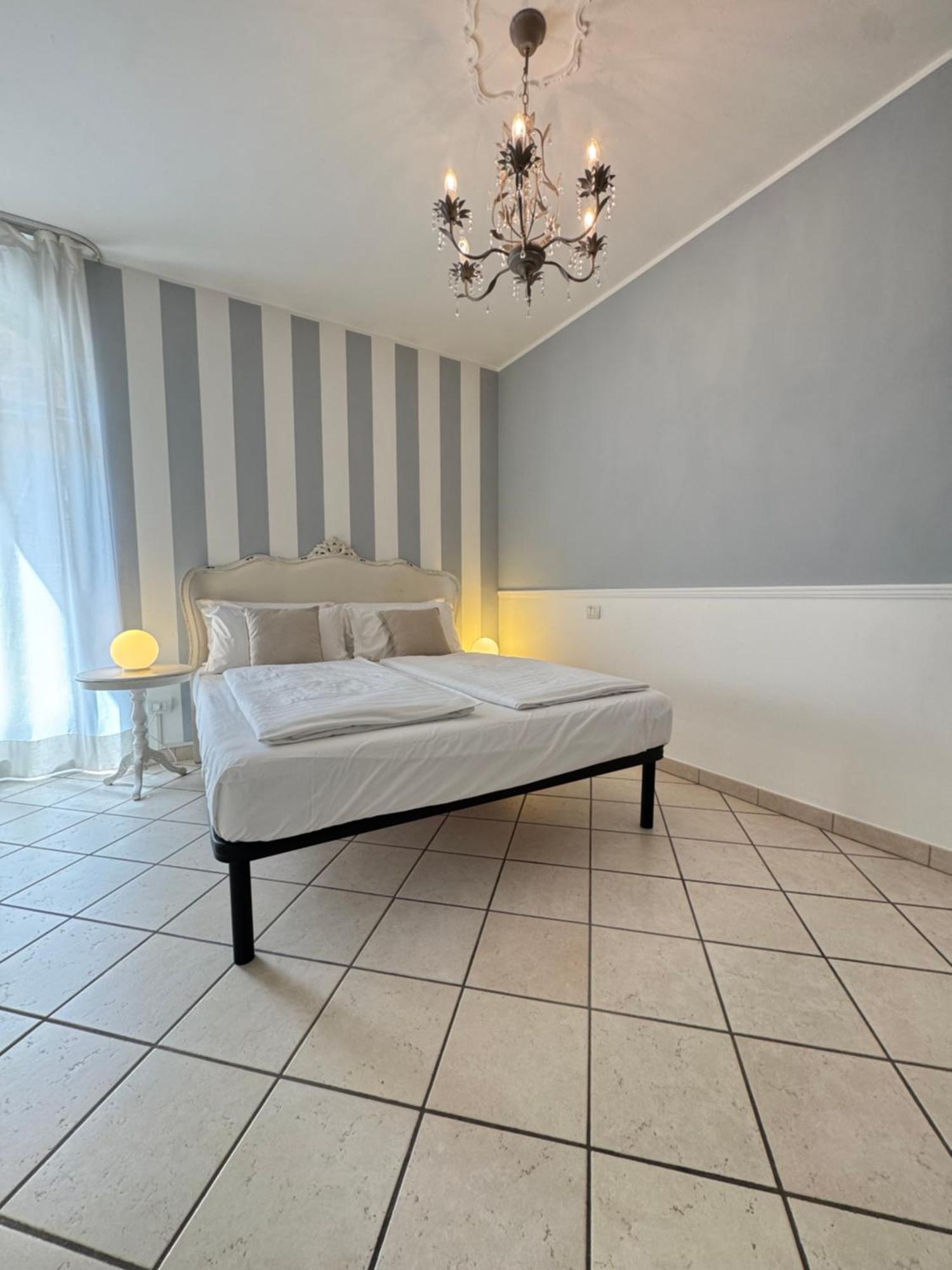 Appartamento La Perla Torri Del Benaco Exteriör bild
