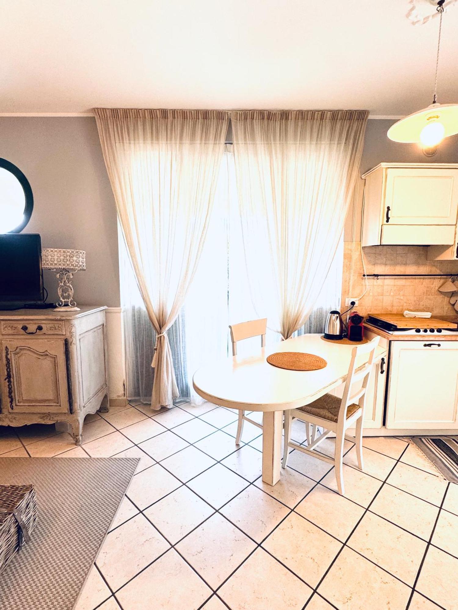 Appartamento La Perla Torri Del Benaco Exteriör bild